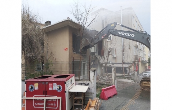 Kartal daki 2 riskli bina yıkıldı!