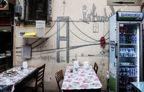 Gündüzleri adım atacak yer kalmayan Tahtakale de 15 kişi ikamet ediyor!