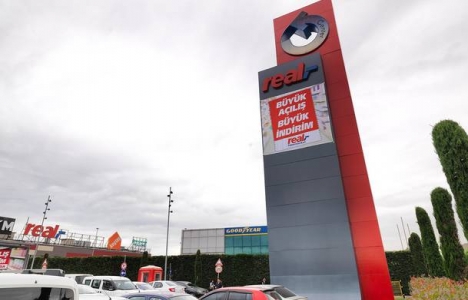 Real Gebze Center'da mağaza açtı!