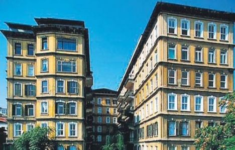 Engincan Ural müteahhitliğe soyundu!