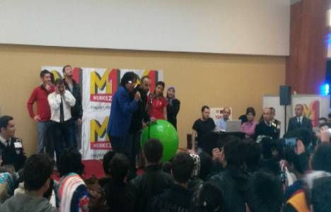 M1 Merkez Konya AVM'de Süheyl Uygur ile aileler yarıştı!