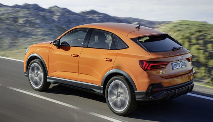Audi Q3 çıldırmış olmalı! Audi Q3 otomobil markasına 67 bin 756 lira zam geldi! 2 Haziran 2022 Audi Q3 fiyat listesi...