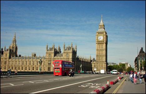 İngiltere'de Müslümanlar kilise satın aldı!