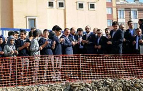 Bağcılar'da yüzme havuzu ve spor salonunun temeli atıldı!