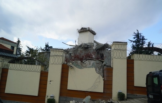 Kemal Unakıtan ın Küçükçamlıca daki villasının çatısı yıkıldı!