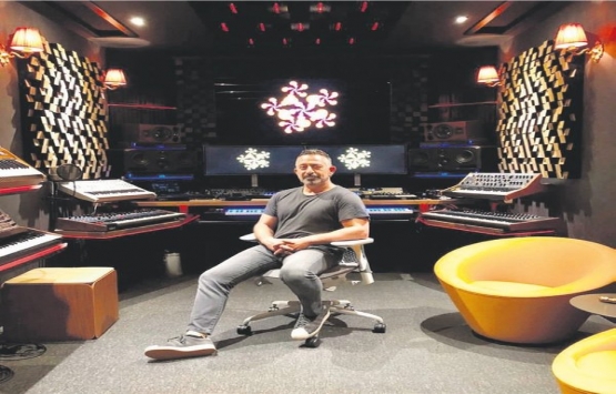 Cem Yılmaz Levent teki evine müzik odası yaptırdı!