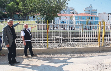 Karşıyaka Şemikler yaya geçidi istiyor!