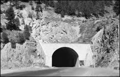 Zigana Dağı'nda kar yağışı turizmcileri mutlu etti!