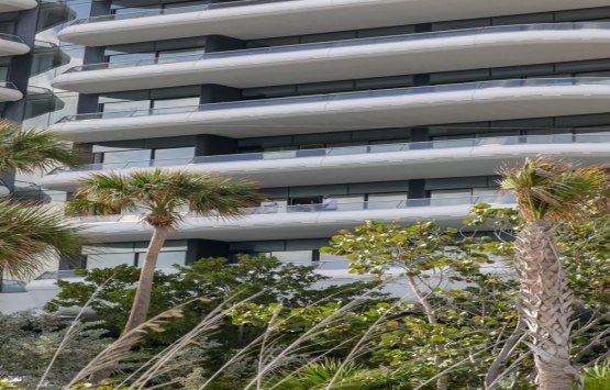 Kanye West ten Kim Kardashian a 14 milyon dolarlık ev hediyesi!