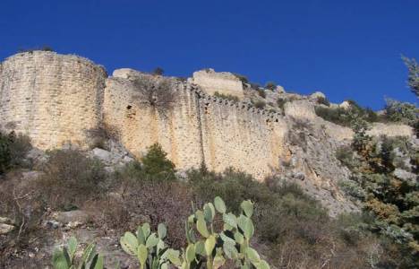 Kozan Kalesi yapılan çalışmalarla cazibe merkezi haline geldi!