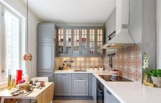 Dış cephesinde sıva olmayan evin içini görenler şok oldu!