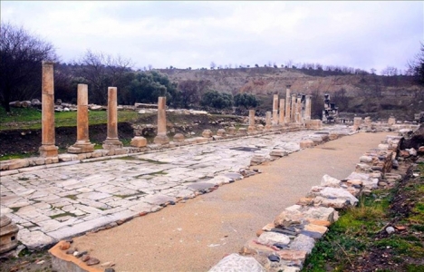 Stratonikeia Antik Kenti'ndeki çalışmalarda 65 mezar bulundu!