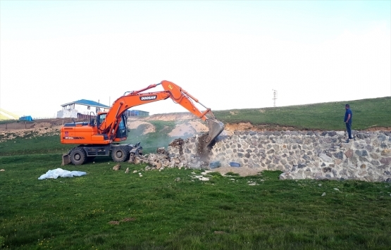 Gümüşhane yaylalarındaki kaçak yapılar yıkılıyor!