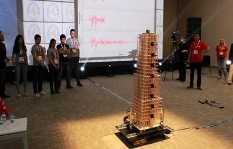 Depreme dayanıklı bina tasarımı yarışmasında birinci BAÜ'den!