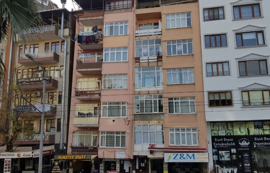 Gölcük depreminin sembolü olan binalar yıkılıyor!