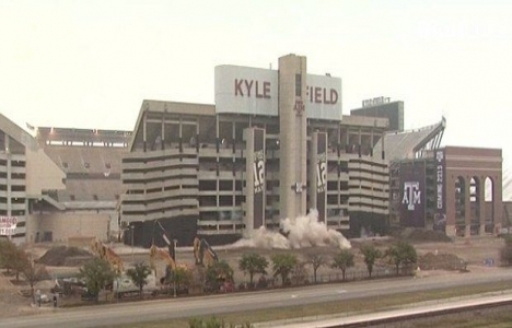 Kyle Field Stadı yıkıldı!