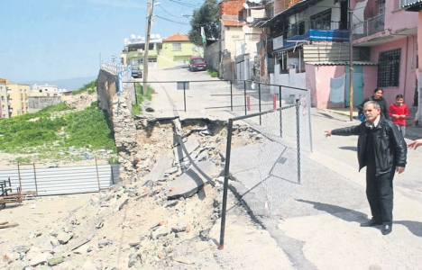 Konak Gürçeşme'de 3 ay önce yıkılan yol tartışma yarattı!