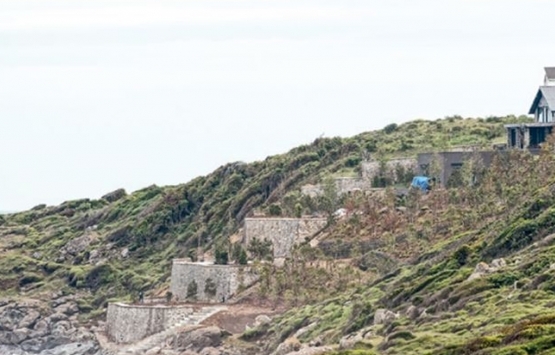 Riva'da kaçak yapılan duvar yıkıldı!