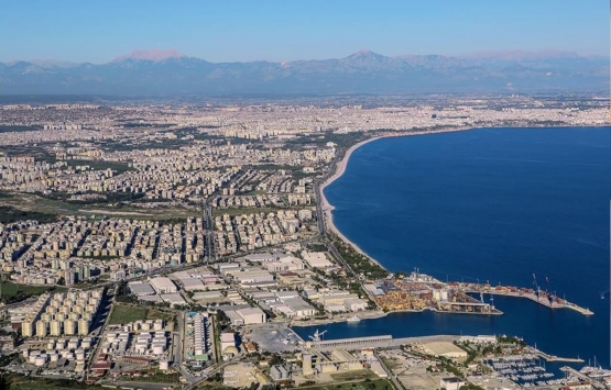 Antalya da iş yerini kapatan esnaflar meclis gündeminde!