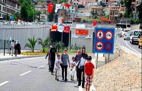 Konak Tünelleri'nin yaya üst geçidi eksiği tamamlanıyor!
