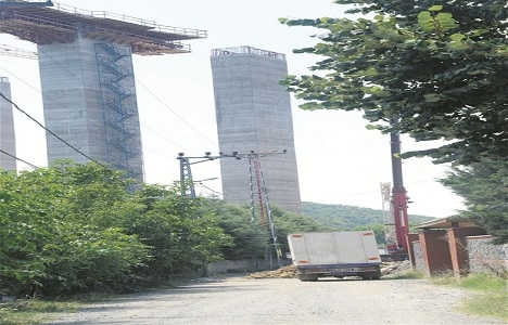 3.Köprü inşaatı Tarkan ın çiftliğine giden yolu kapattı!