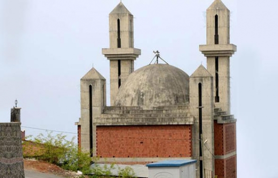 Trabzon'daki kiliseye benzeyen camide inşaat durdu!