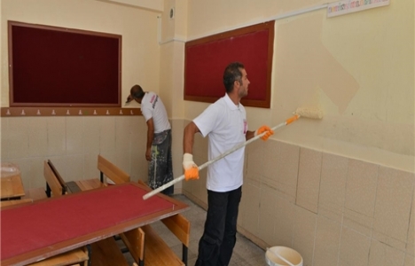Konyaaltı Belediyesi okullarda onarım çalışması başlattı!