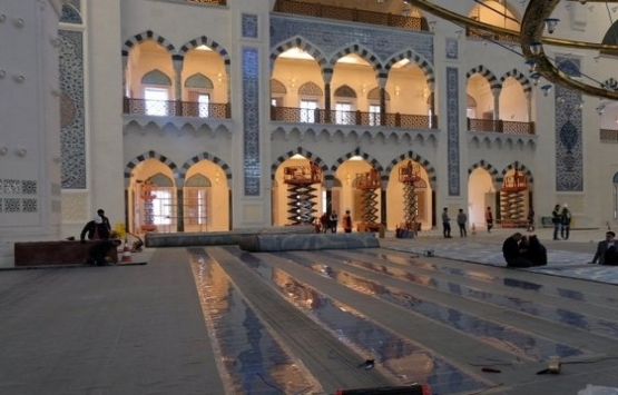 Çamlıca Camisi nde mahya sürprizi!