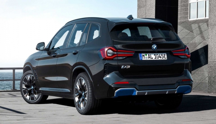 Bu haberi okumadan elektrikli araba alamayın! İşte BMW iX3’ün 29 Eylül 2022 fiyat listesi…
