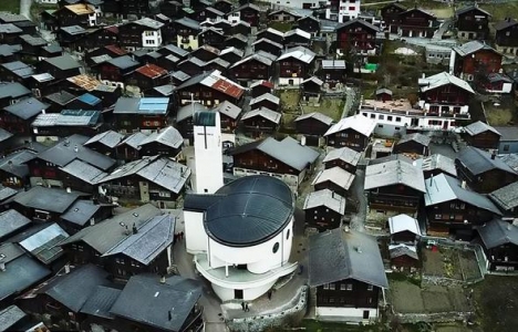 İsviçre, nüfusu azalan kasabaya yerleşenlere 60 bin dolar verecek!