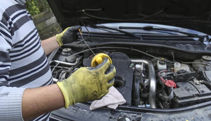 Uzmanlar uyarıyor, yolda kalmayın! Kavurucu sıcaklarda araç hararetine dikkat!