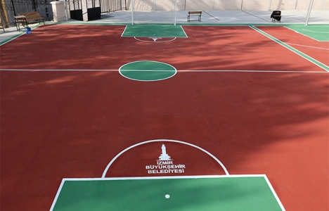 İzmir'deki 22 spor sahası yenilendi!