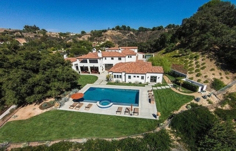 Jennifer Lopez, Beverly Hills den 22.9 milyon dolara malikane alıyor!