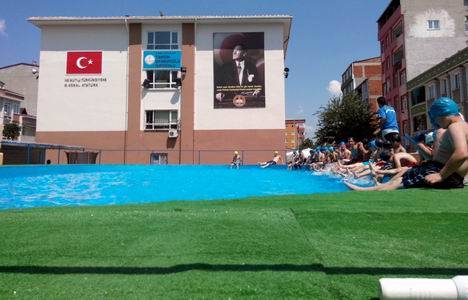 Küçükçekmece Belediyesi 3 okul bahçesine portatif havuz kurdu!