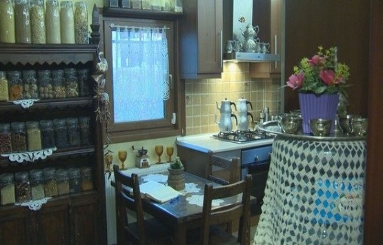 Yaşar Alptekin evinin kapılarını açtı!