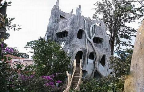 Vietnam'da masal şatosu gibi otel inşa edildi!