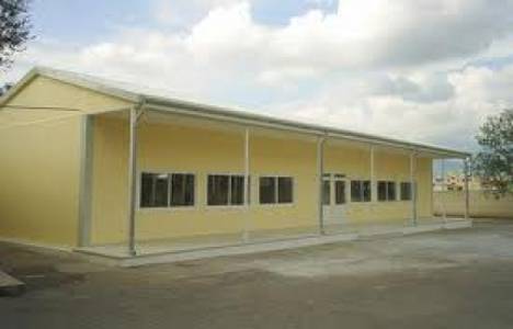 Yeni Zelanda çadır kentte 12 derslikli prefabrik okul yaptırdı!