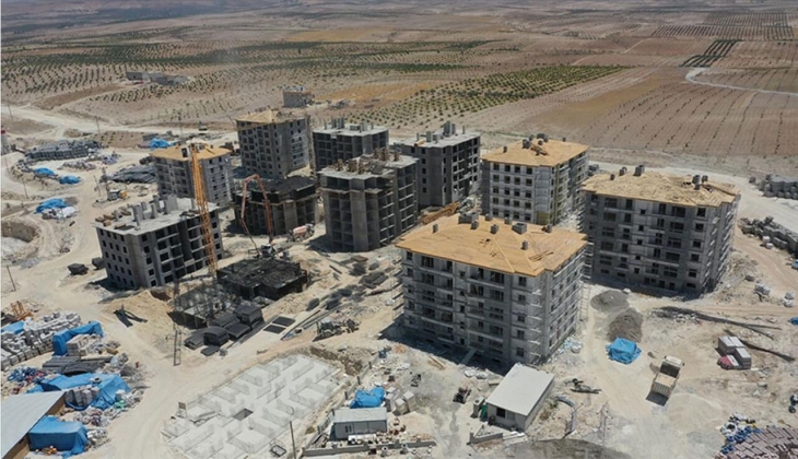 Şanlıurfa Birecik'te depremzedeler için yapılan bloklardan 13'ünün kaba inşaatı tamamlandı!