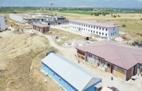 Balıkesir'de zeytinliklere T tipi cezaevi inşaatı tamamlandı!