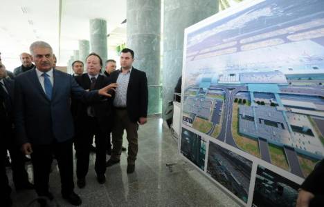 Binali Yıldırım Adnan Menderes Havalimanı'nın yeni iç hatlar terminalini inceledi!