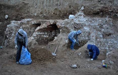 Amasya'da inşaat temel kazısı sırasında, Roma dönemine ait mezarlık ortaya çıktı!