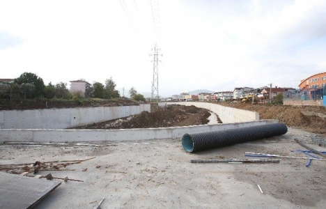 Gölcük Hisar Deresi Kavşağı şekilleniyor!