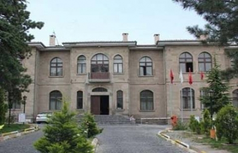 Nevşehir Belediyesi'nin hizmet binası satılıyor!