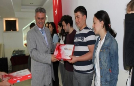 İAÜ Kariyer Fuarı'nda öğrencilere iş fırsatları sunuldu!