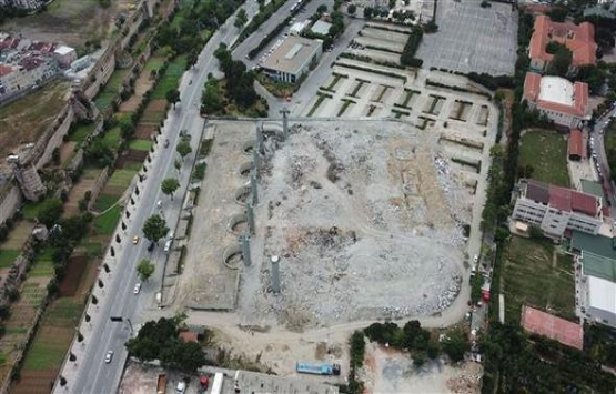 Abdi İpekçi Spor Salonu nun yıkımında sona gelindi!