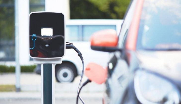 Elektrikli araç şarj istasyonlarına akıllı bariyerler yapılacak