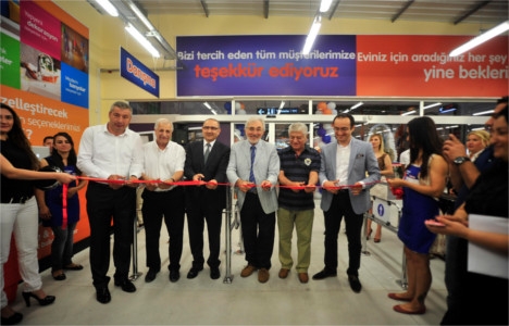 Tekzen Lefkoşa’da mağaza açtı!