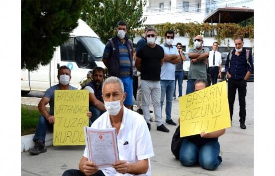 Datça’da ruhsat mağdurları belediye önünde oturma eylemi başlattı!