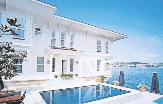 Mica Ertegün, Ethem Pertev Yalısı’nın iç mimarlığını yapacak!