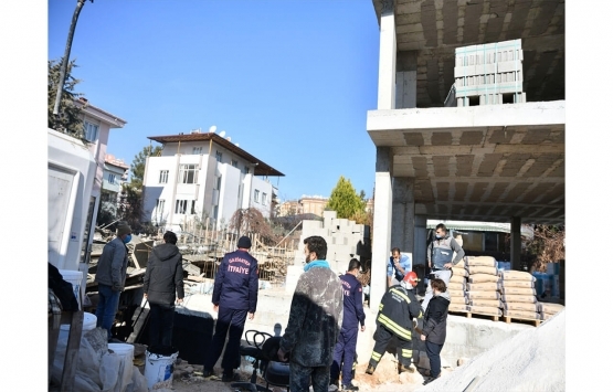 Şehitkamil de beton dökümü sırasında inşaatın zemini çöktü: 2 yaralı!